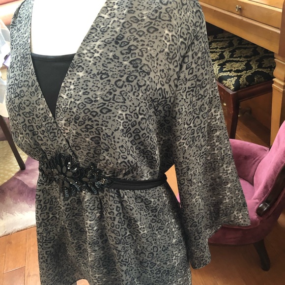 Ladies Nicole Miller blouse two-piece camisole - Picture 7 of 7